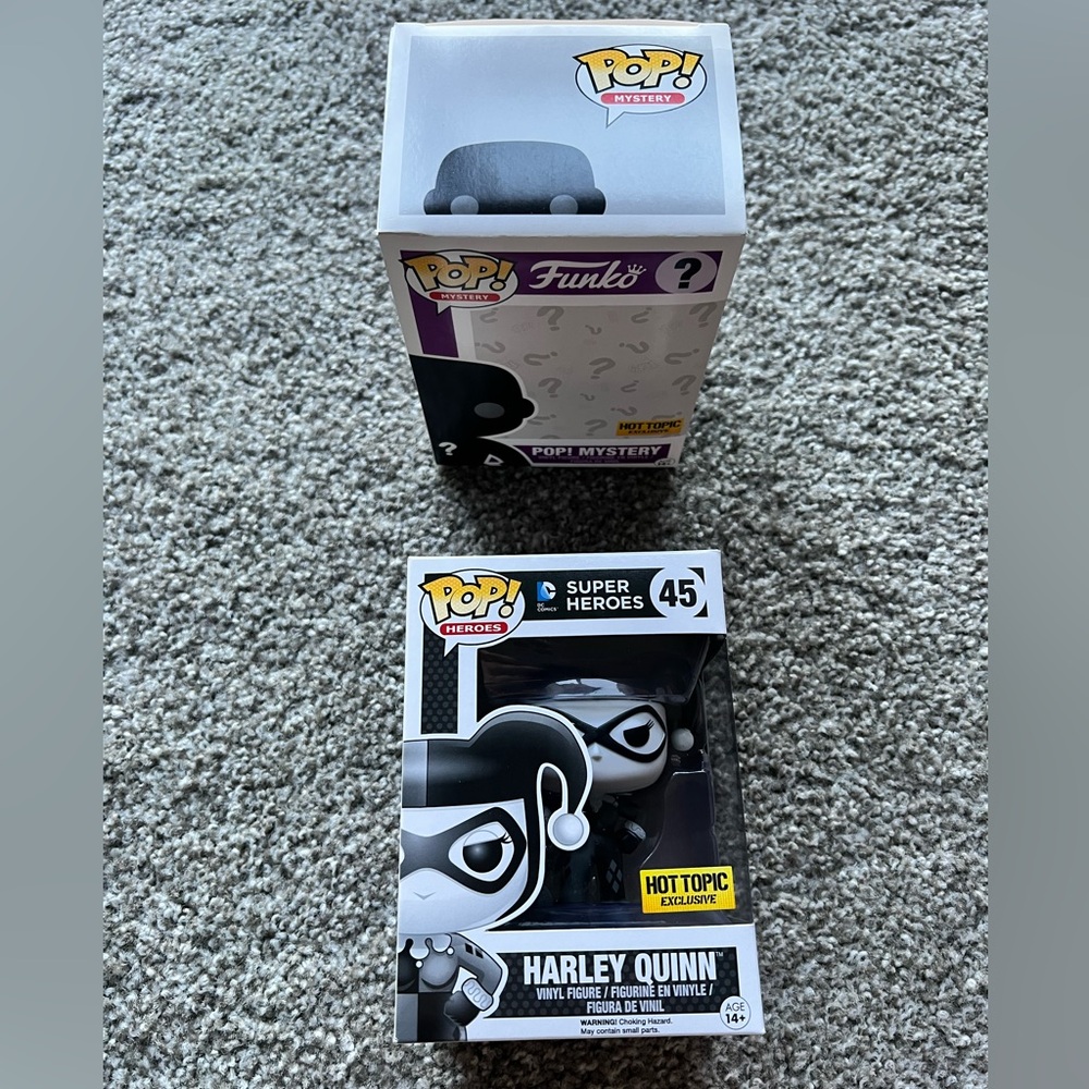 Black Friday Hot Topic Exclusive Harley Quinn Vinyl Figure